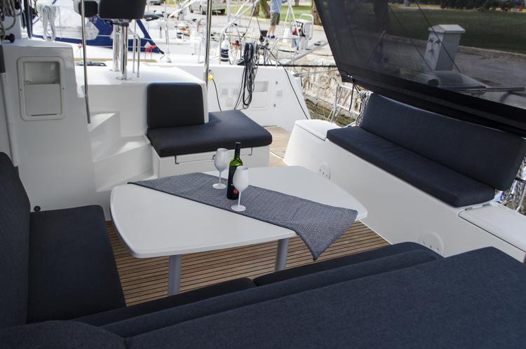 Book yachts online - catamaran - Lagoon 40 - Venus  - rent