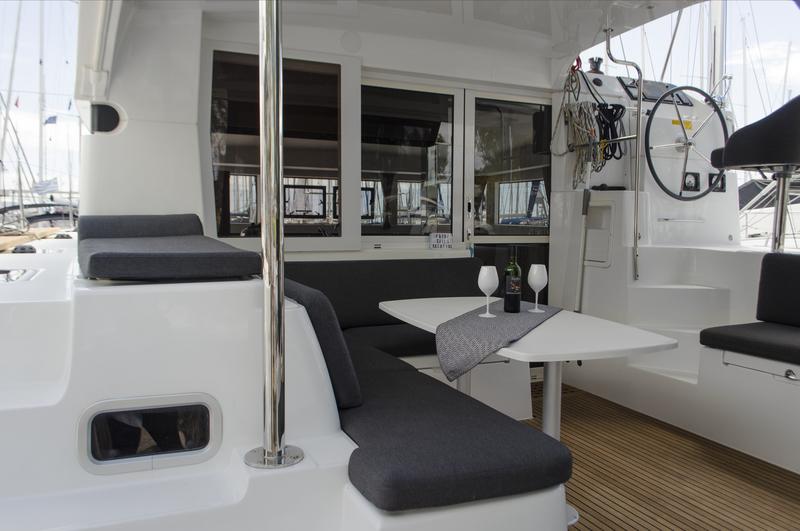 Book yachts online - catamaran - Lagoon 40 - Venus  - rent