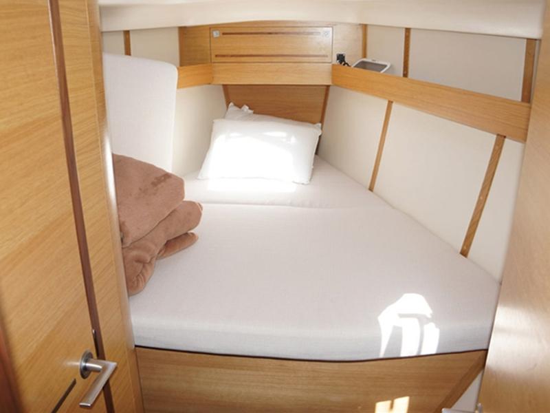 Book yachts online - sailboat - Elan 394 impression - Thalia - rent
