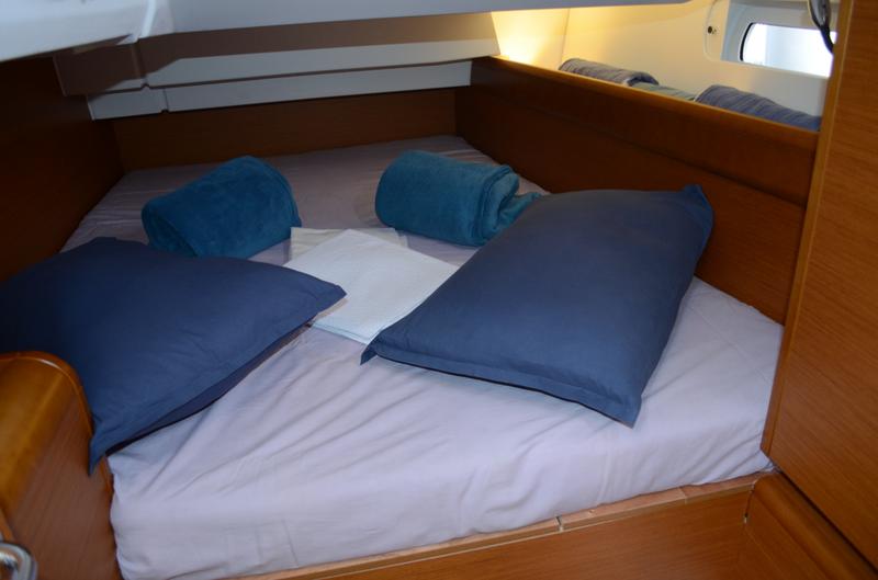 Book yachts online - sailboat - Sun Odyssey 419 - Luka Ploče - rent