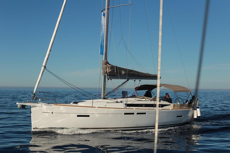 Book yachts online - sailboat - Sun Odyssey 419 - Luka Ploče - rent