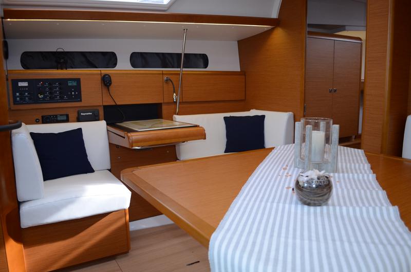 Book yachts online - sailboat - Sun Odyssey 419 - Luka Ploče - rent