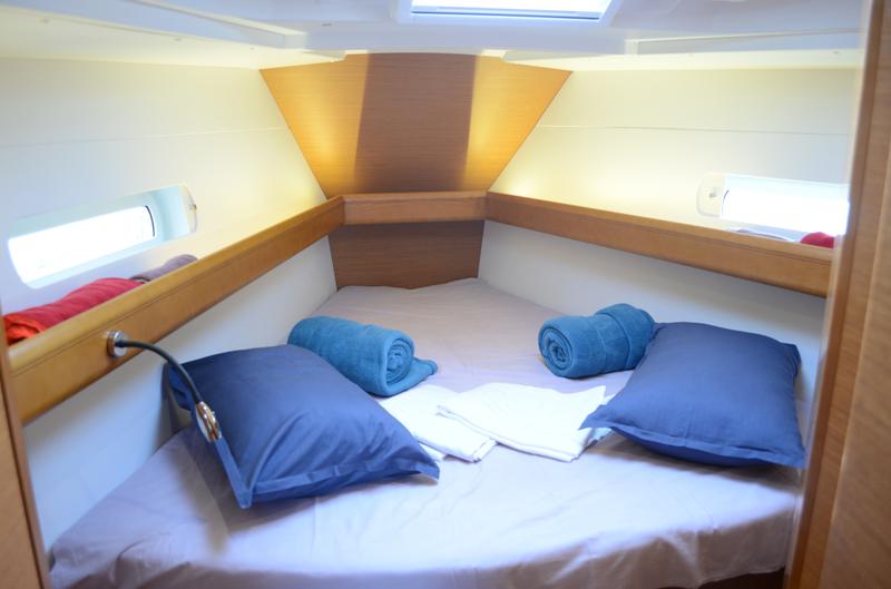 Book yachts online - sailboat - Sun Odyssey 419 - Luka Ploče - rent