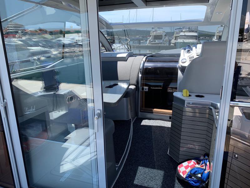 Book yachts online - motorboat - Mirakul 40 HT - Veronique - rent
