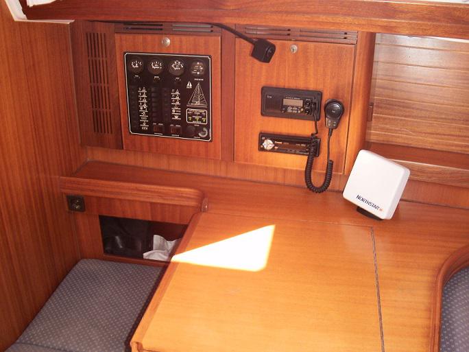 Book yachts online - sailboat - Elan 40 - CRNIKA - rent