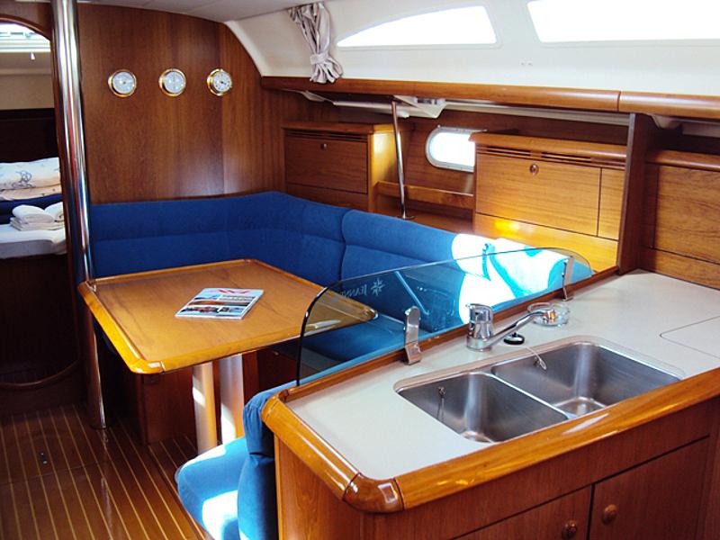 Book yachts online - sailboat - Sun Odyssey 37 - SIPICA - rent