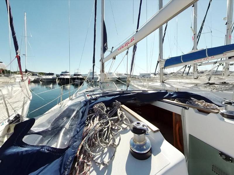 Book yachts online - sailboat - Sun Odyssey 37 - SIPICA - rent