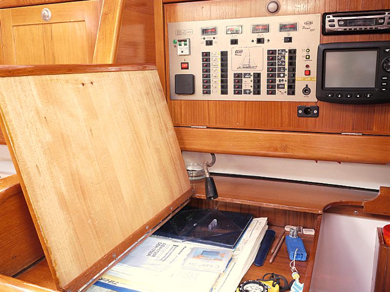 Book yachts online - sailboat - Elan 431 - SAGITARIUS - rent
