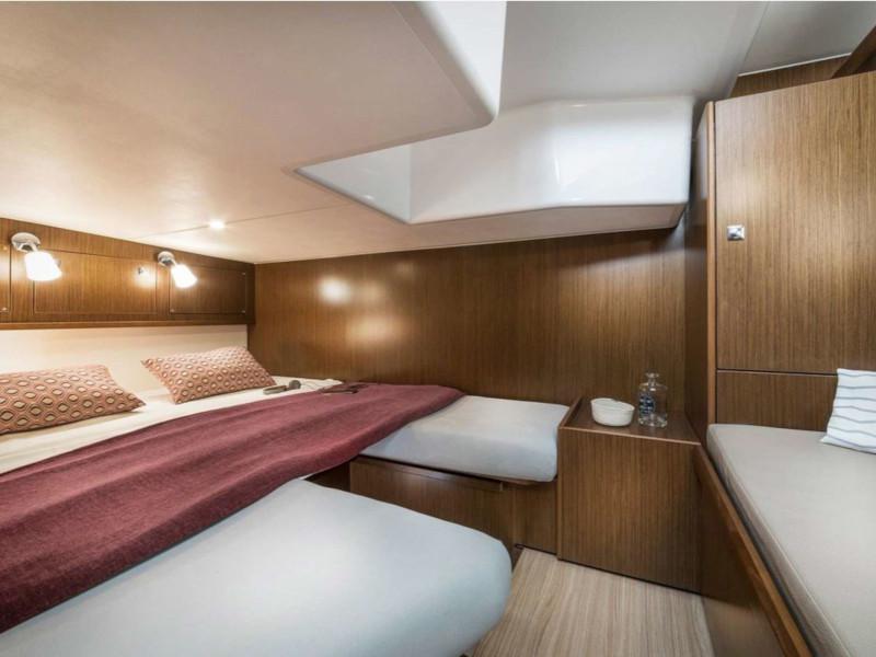 Book yachts online - motorboat - Bavaria S32 Open - MONICO - rent