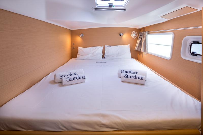 Book yachts online - catamaran - Lagoon 380 - Stardust - rent
