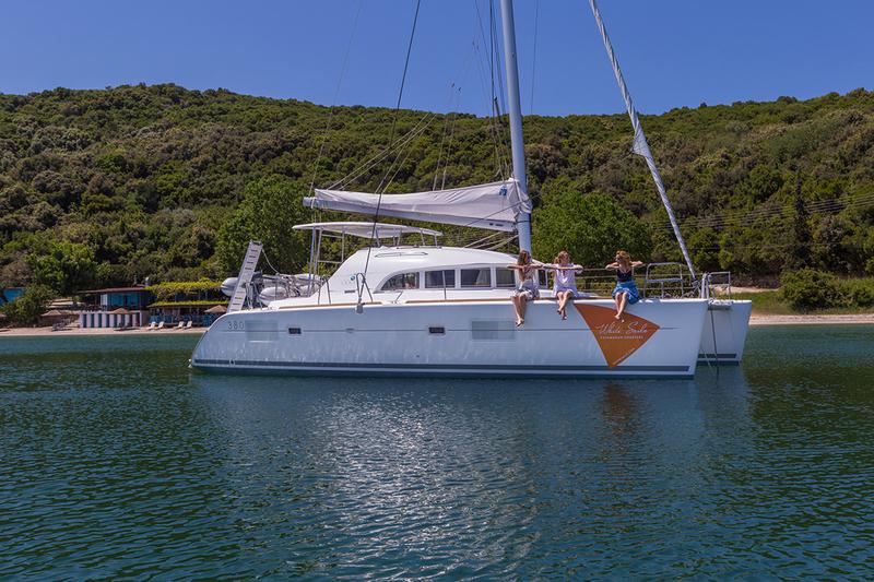 Book yachts online - catamaran - Lagoon 380 - Stardust - rent