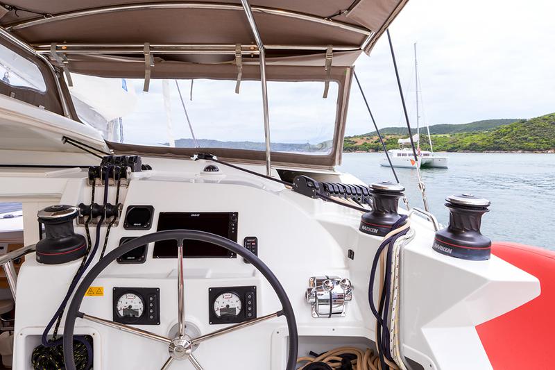 Book yachts online - catamaran - Lagoon 421 - Silverstar II - rent