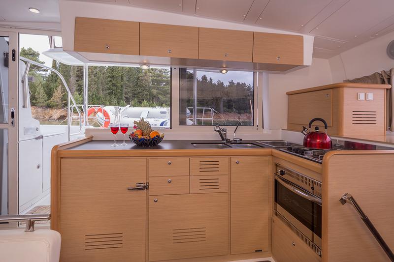 Book yachts online - catamaran - Lagoon 421 - Silverstar II - rent