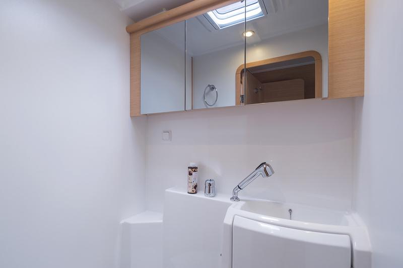 Book yachts online - catamaran - Lagoon 421 - Silverstar II - rent