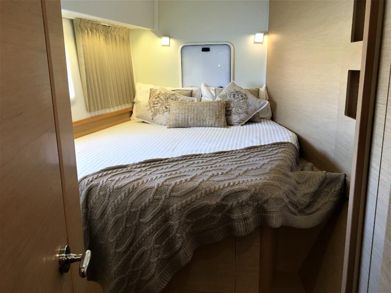Book yachts online - catamaran - Lagoon 42 - Aero - rent