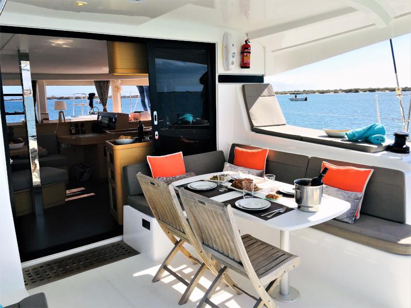 Book yachts online - catamaran - Lagoon 42 - Aero - rent