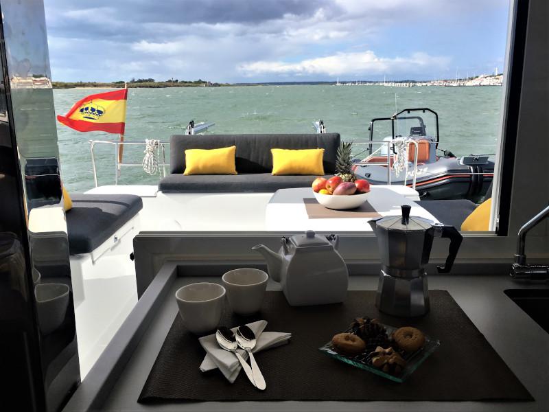 Book yachts online - catamaran - Lagoon 40 - Cat 40 - rent