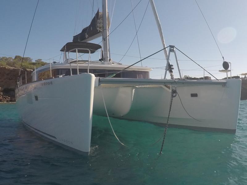 Book yachts online - catamaran - Lagoon 450 - GENIA - rent