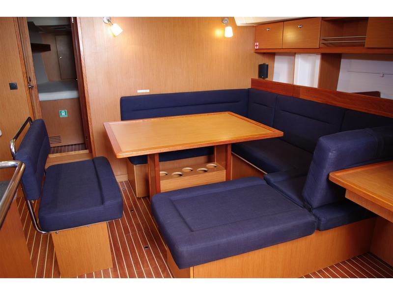 Book yachts online - sailboat - Bavaria Cruiser 45 - Destiny - rent