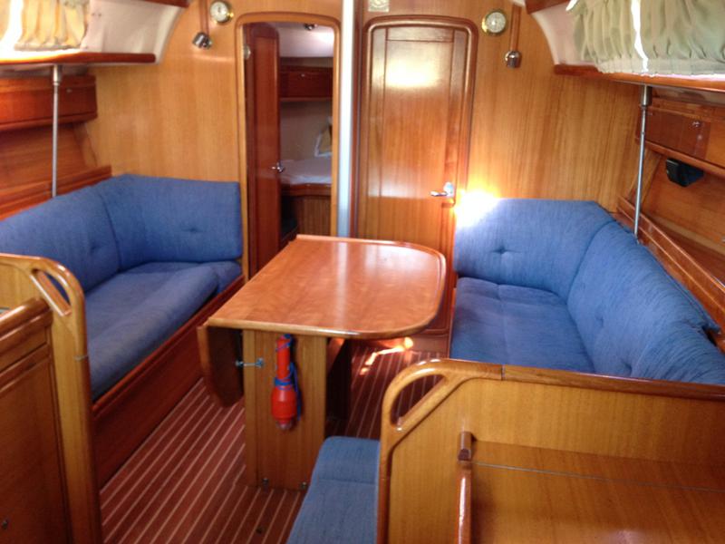 Book yachts online - sailboat - Bavaria 38 Cruiser - Maya - rent