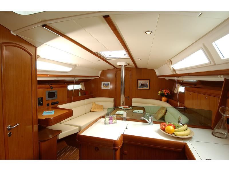 Book yachts online - sailboat - Sun Odyssey 39i - MOoN - rent