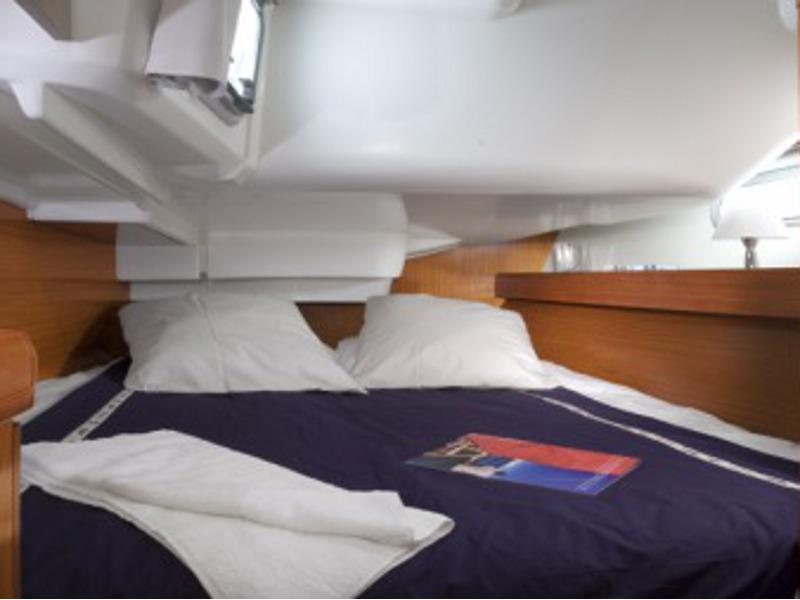 Book yachts online - sailboat - Sun Odyssey 39i - MOoN - rent