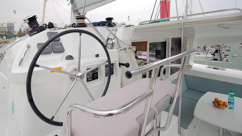 Book yachts online - catamaran - Lagoon 400 - Delfis - rent