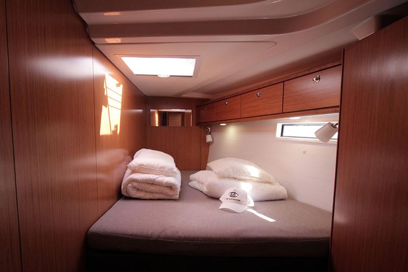 Book yachts online - sailboat - Bavaria Cruiser 51 - Firewall - rent