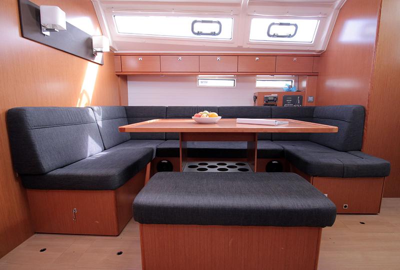 Book yachts online - sailboat - Bavaria Cruiser 46 L - Lucy Ball - rent