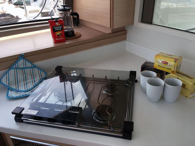 Book yachts online - catamaran - Nautitech Open 40 - HYGGE - rent