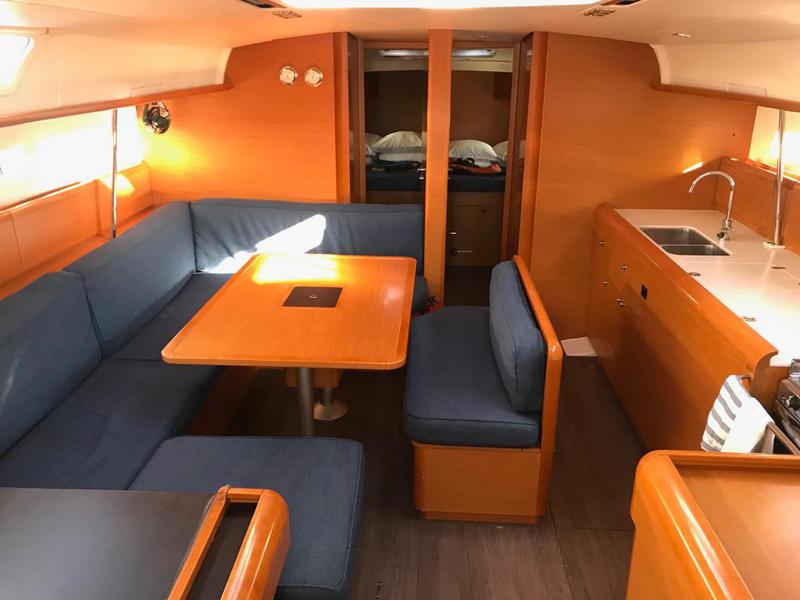 Book yachts online - sailboat - Sun Odyssey 519 - Alboran Bourbon (Majorca) - rent