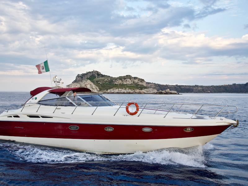 Book yachts online - motorboat - Cranchi Mediterranee 50 HT - Magia - rent
