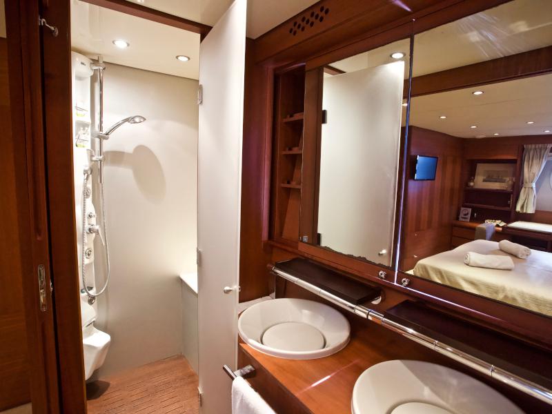 Book yachts online - motorboat - Aicon 75 - Lutetia - rent