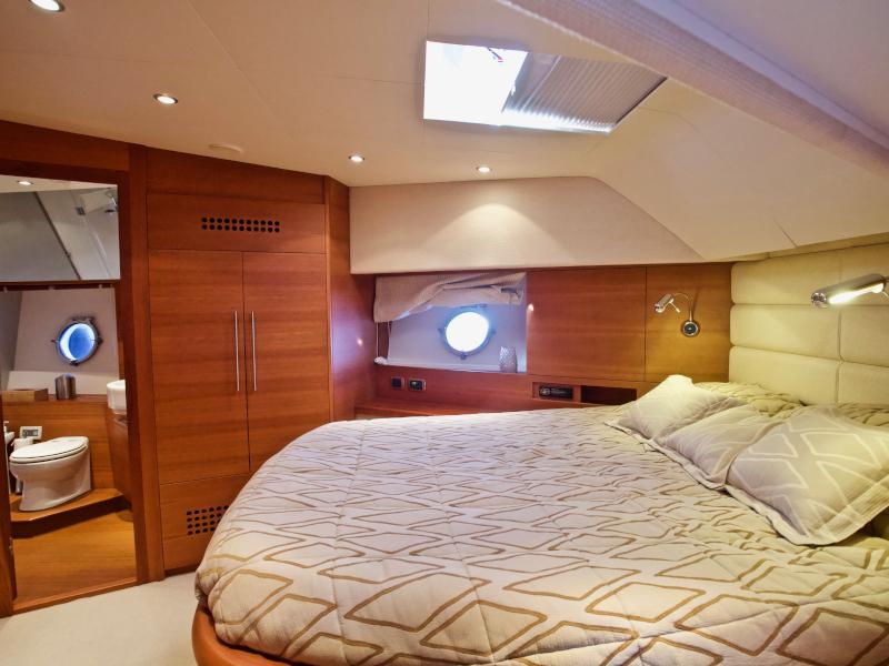 Book yachts online - motorboat - Aicon 64 Fly - Marilyn - rent