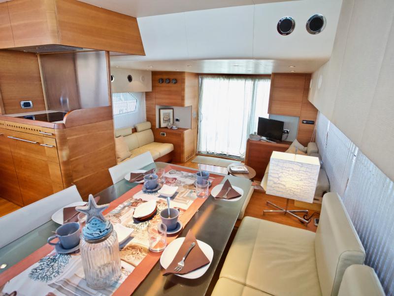 Book yachts online - motorboat - Aicon 64 Fly - Marilyn - rent