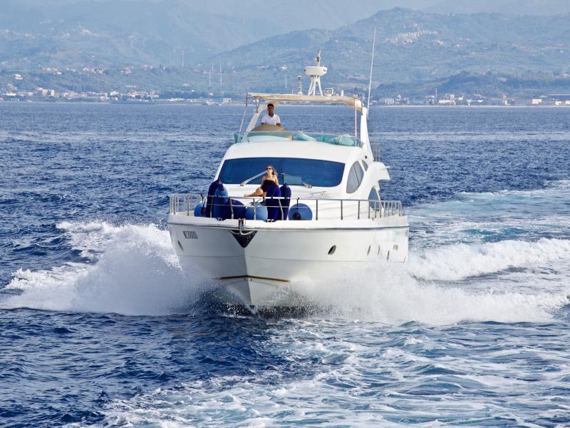 Book yachts online - motorboat - Aicon 64 Fly - Marilyn - rent