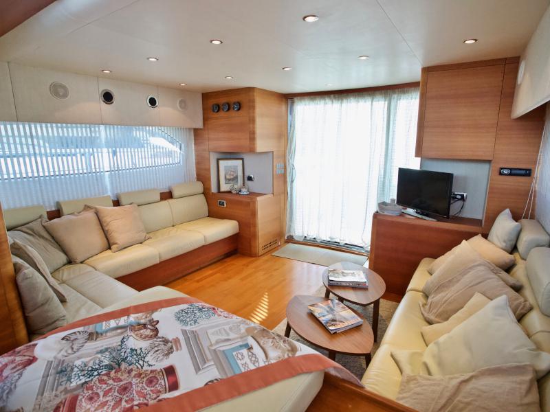 Book yachts online - motorboat - Aicon 64 Fly - Marilyn - rent