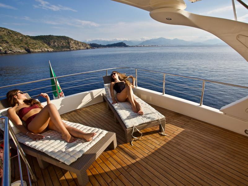 Book yachts online - motorboat - Aicon 64 Fly - Marilyn - rent