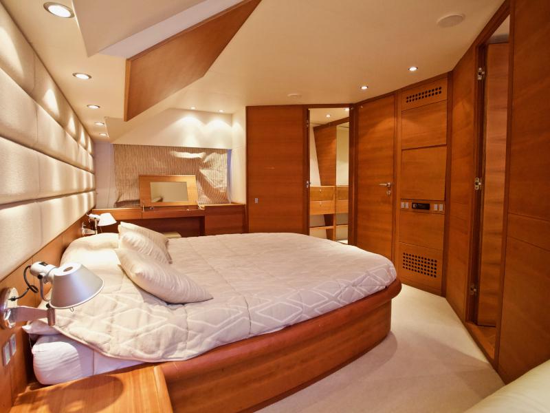 Book yachts online - motorboat - Aicon 64 Fly - Marilyn - rent