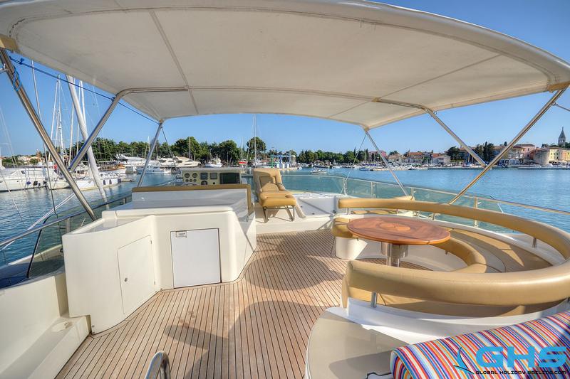 Book yachts online - motorboat - Ferretti 680 - Estella GENERALLY REFIT 2013 - rent