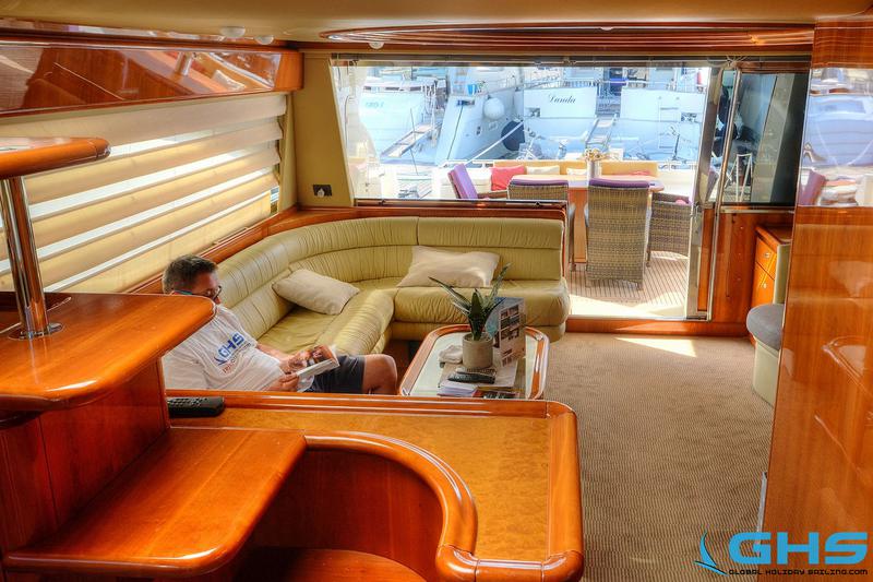 Book yachts online - motorboat - Ferretti 680 - Estella GENERALLY REFIT 2013 - rent