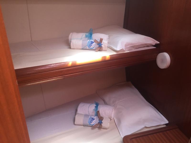 Book yachts online - sailboat - Bavaria 44 -    - rent