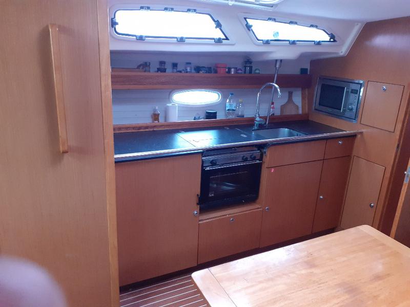Book yachts online - sailboat - Bavaria 43 Cruiser - Beta  - rent