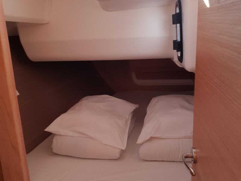 Book yachts online - sailboat - Dufour 350 GL - Dori - rent