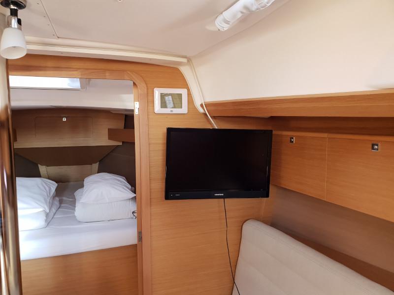 Book yachts online - sailboat - Dufour 350 GL - Dori - rent