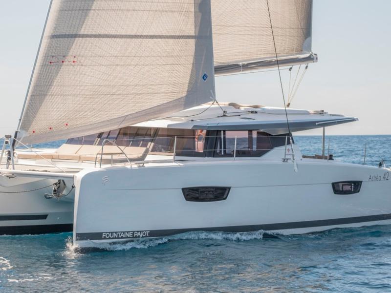 Book yachts online - catamaran - Astréa 42 - Discordia - rent