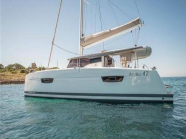 Book yachts online - catamaran - Astréa 42 - Discordia - rent