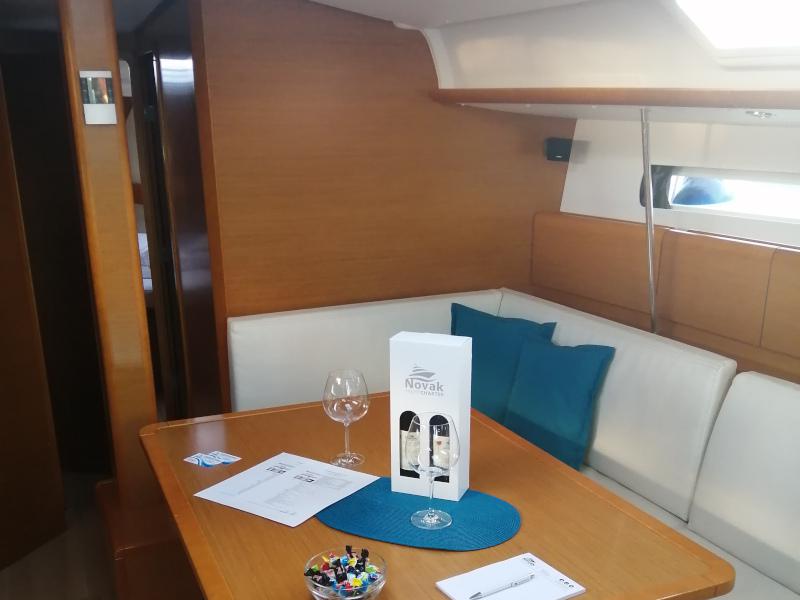 Book yachts online - sailboat - Sun Odyssey 439 - Mario - rent