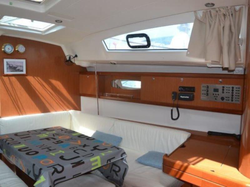 Book yachts online - sailboat - BENETEAU Oceanis 43.4 REFIT 2019 - TOPAZ  - rent