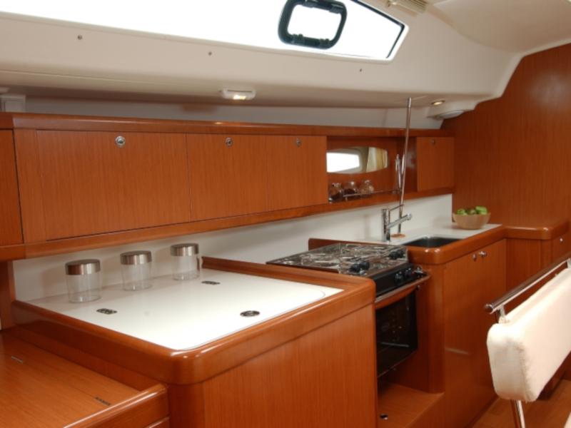Book yachts online - sailboat - BENETEAU Oceanis 43.4 REFIT 2019 - TOPAZ  - rent